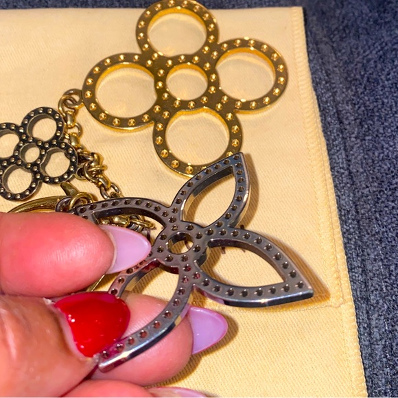 AUTHENTIC LOUIS VUITTON TAPAGE KEYCHAIN - BAG CHARM WITH DUSTBAG - Picture 4 of 10